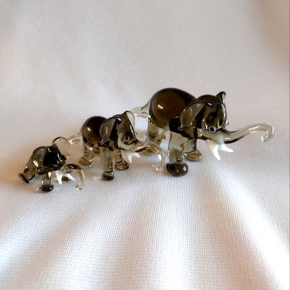 Hand Blown Glass Elephants Miniature Set/3 - Picture 6 of 7